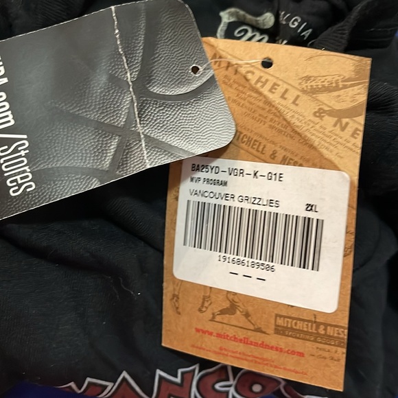 NWT Vancouver Grizzlies Mitchell & Ness tshirt XXL - Picture 6 of 6